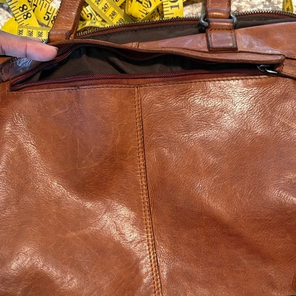 Elegant Brown Leather Tote Bag - Picture 7 of 9